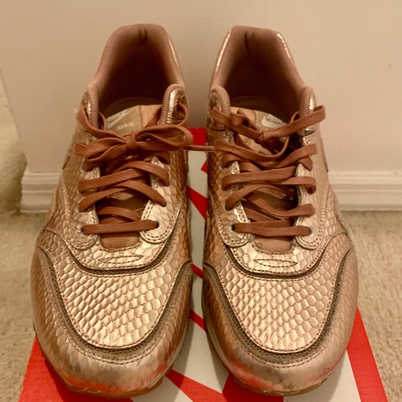 NIKE ROSE GOLD AIRMAX 1 CUT OUT PRM - Picture 2 of 8